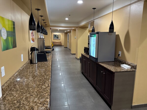 Free daily continental breakfast  - Quality Inn and Conference Center Greeley Downtown (Greeley)