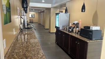 Free daily continental breakfast