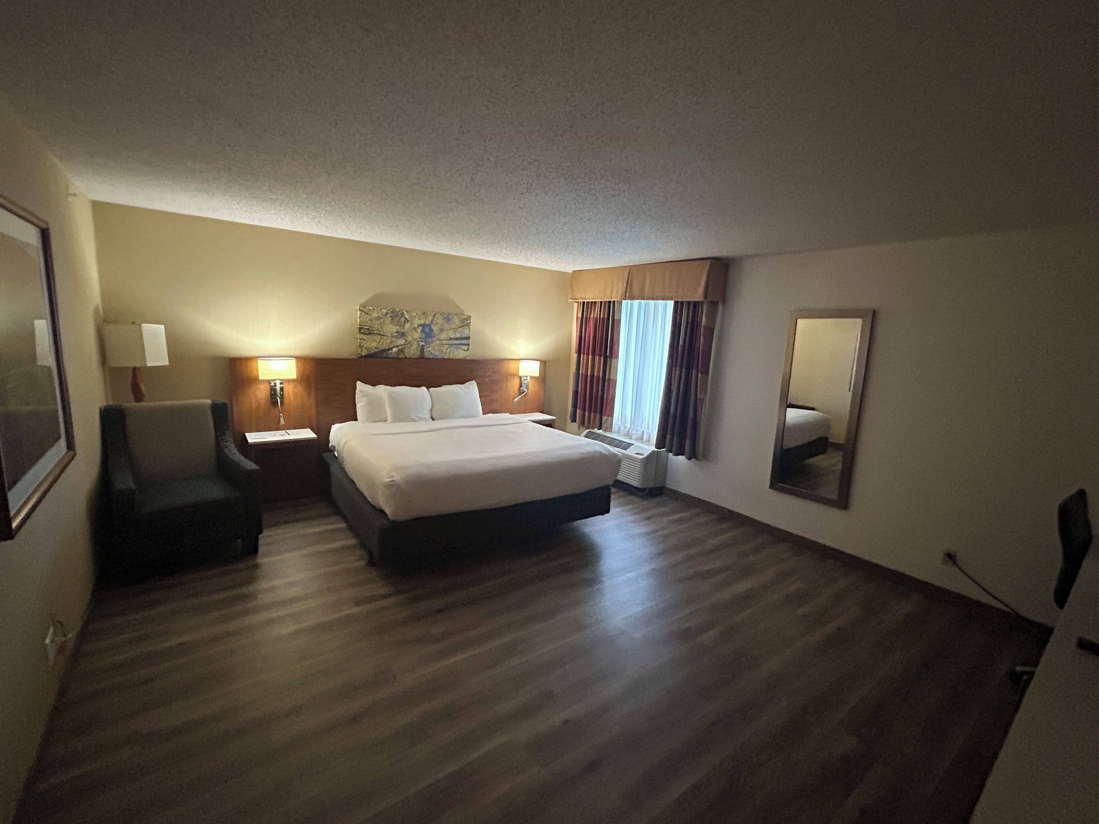 Ropa de cama de alta calidad, escritorio y cortinas blackout 