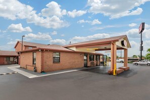 Exterior - Econo Lodge Nashville North (Nashville)