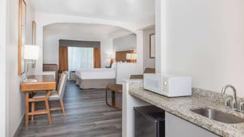 Efficiency, Suite, 1 King Bed, Non Smoking | In-room safe, desk, laptop workspace, blackout drapes