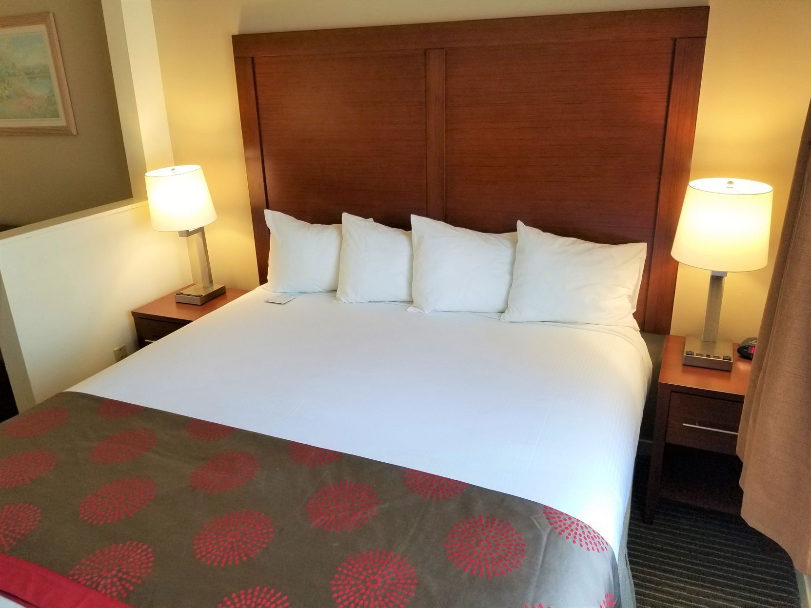 Caja fuerte, escritorio, espacio para trabajar con un portátil