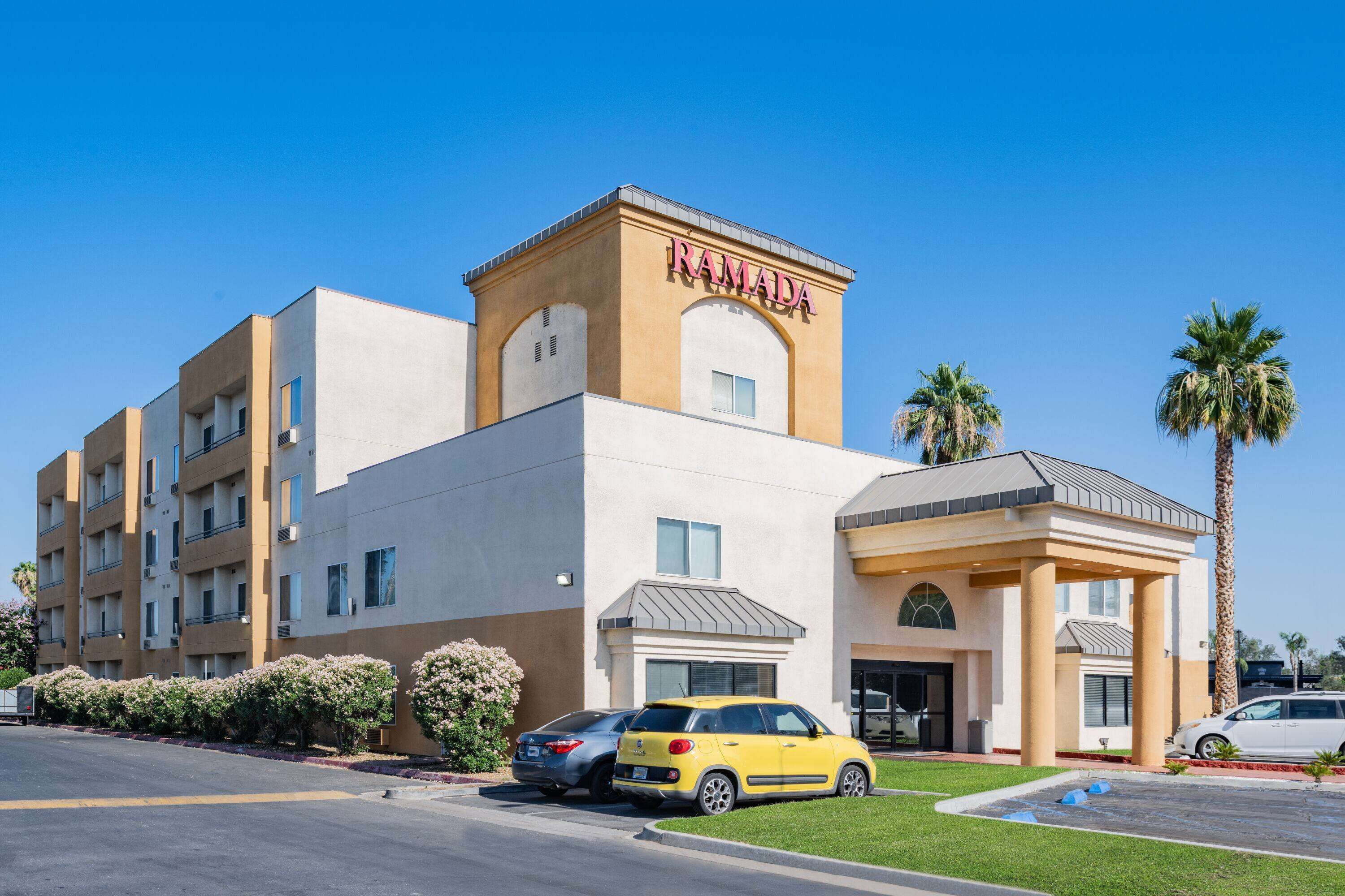Photo - Ramada by Wyndham Bakersfield