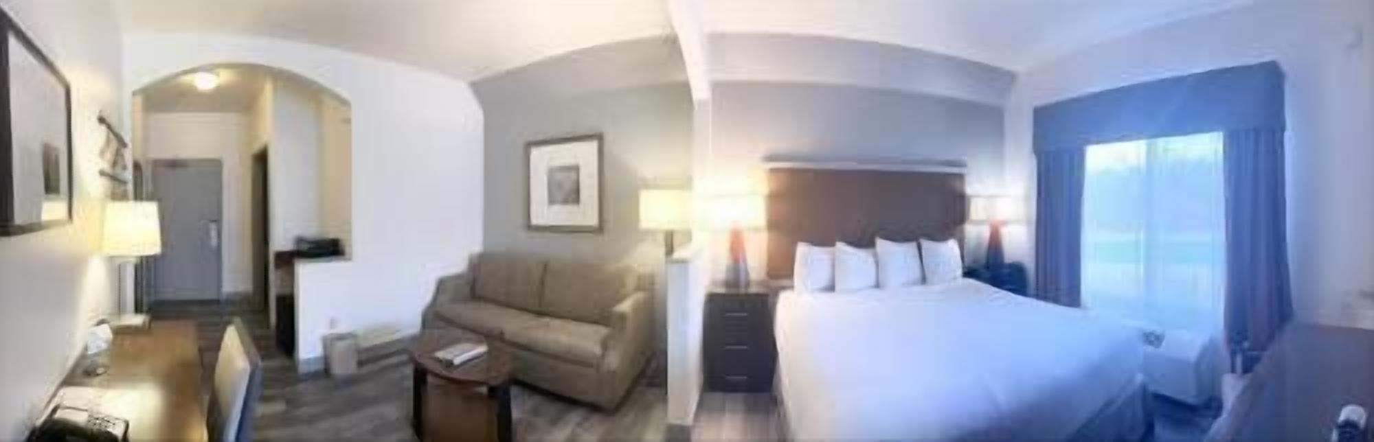 In-room safe, desk, laptop workspace, blackout drapes