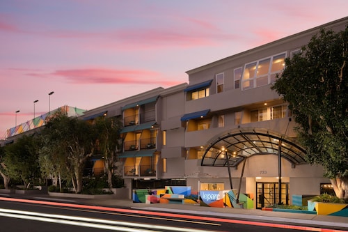  Le Parc at Melrose