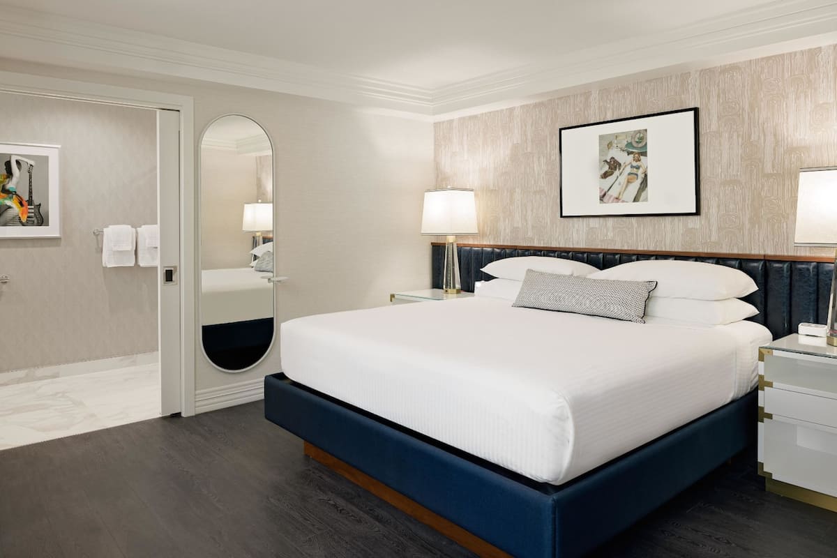 ADA One Bedroom Residence | Egyptian cotton sheets, premium bedding, pillowtop beds, in-room safe