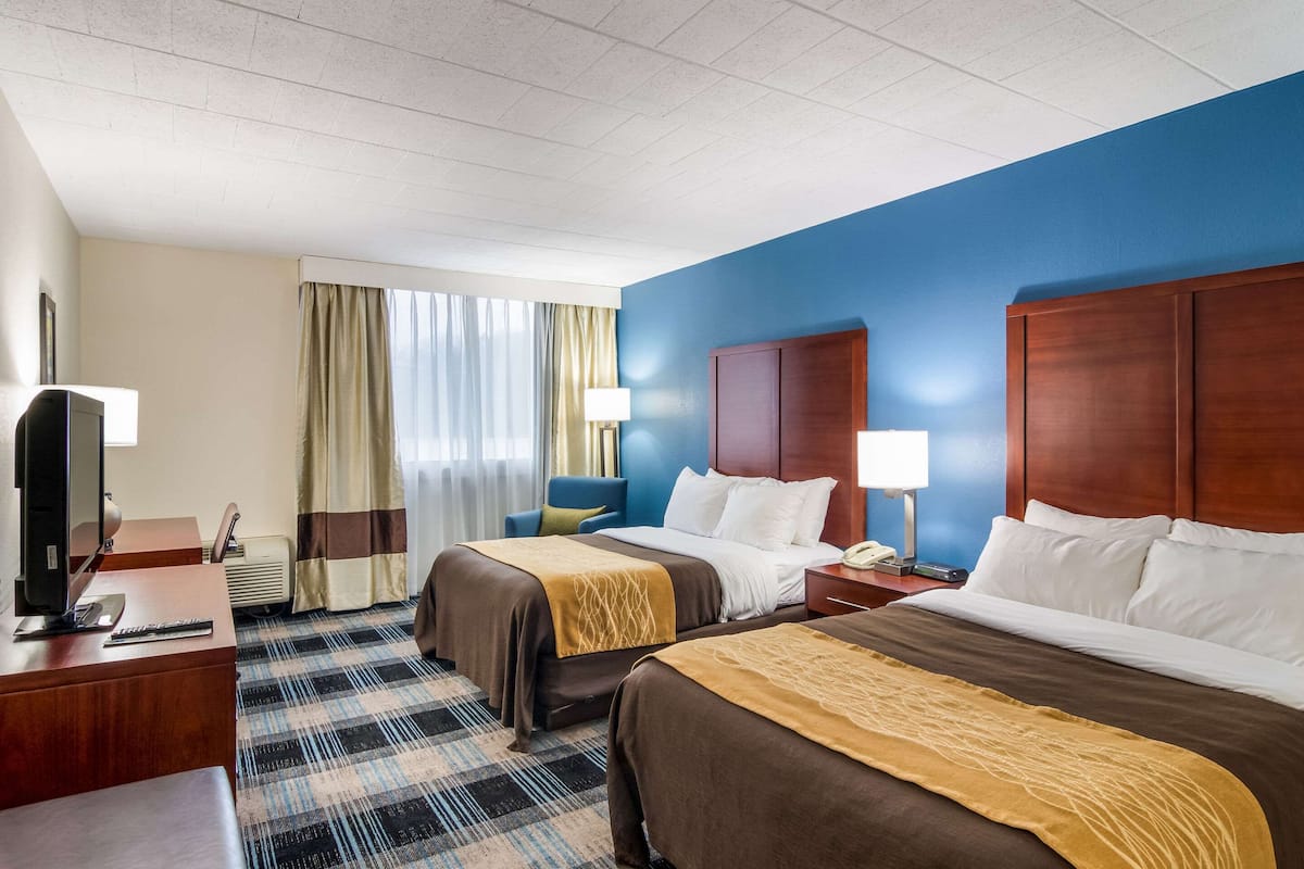 Standard Room, 2 Double Beds, Non Smoking | Premium bedding, desk, laptop workspace, blackout drapes