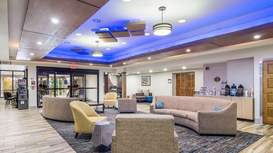 Comfort Inn & Suites Pittsburgh Fox Chapel