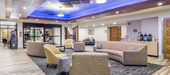 Comfort Inn & Suites Pittsburgh Fox Chapel