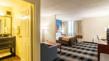 Standard Room, 1 Queen Bed, Non Smoking | Premium bedding, desk, laptop workspace, blackout curtains