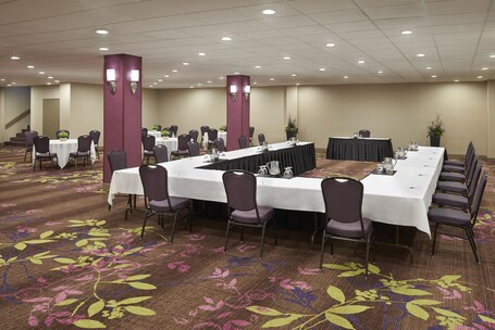 Holiday Inn Toronto Int'l Airport, an IHG Hotel - Image 58