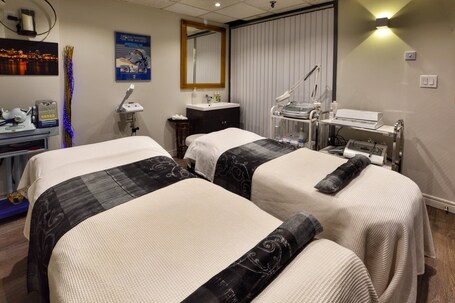 Holiday Inn Toronto Int'l Airport, an IHG Hotel - Image 7