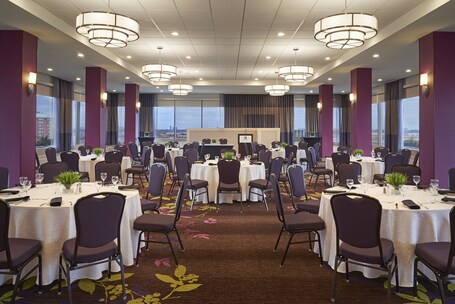 Holiday Inn Toronto Int'l Airport, an IHG Hotel - Image 57