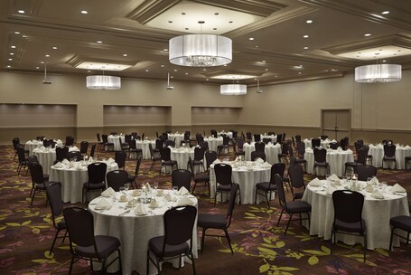 Holiday Inn Toronto Int'l Airport, an IHG Hotel - Image 56