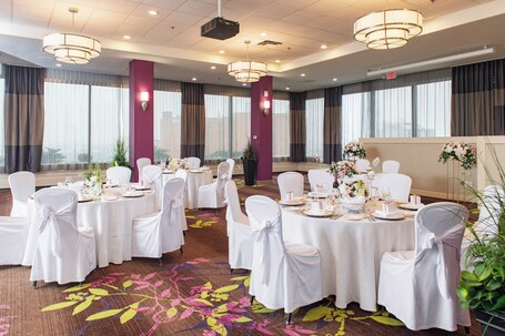 Holiday Inn Toronto Int'l Airport, an IHG Hotel - Image 53
