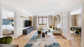 Habitación Grand, 1 cama de matrimonio grande (Residence) | Zona de estar | Una televisión de pantalla plana, películas de pago