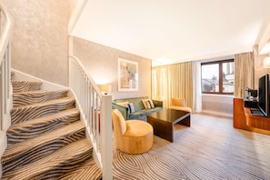 Suite, 1 très grand lit (Dome View) | Coin séjour