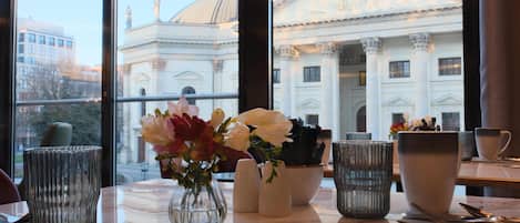 Breakfast, lunch and dinner served