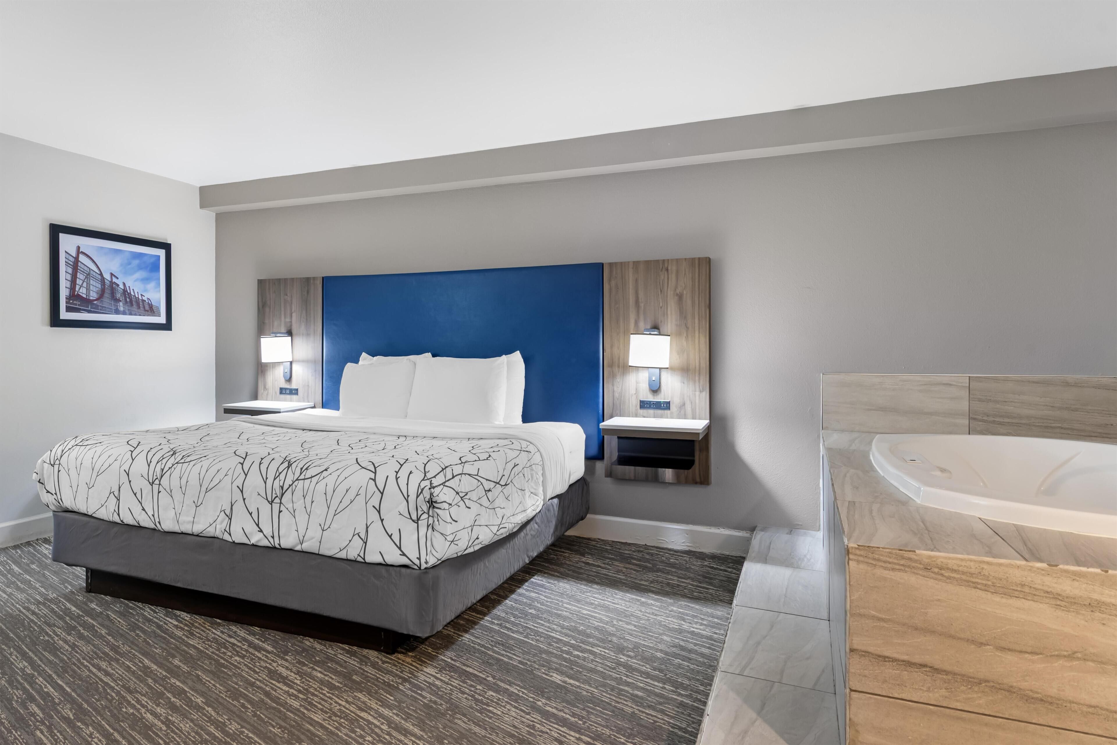 Suite, 1 King Bed, Non Smoking, Balcony | Premium bedding, pillowtop beds, in-room safe, desk