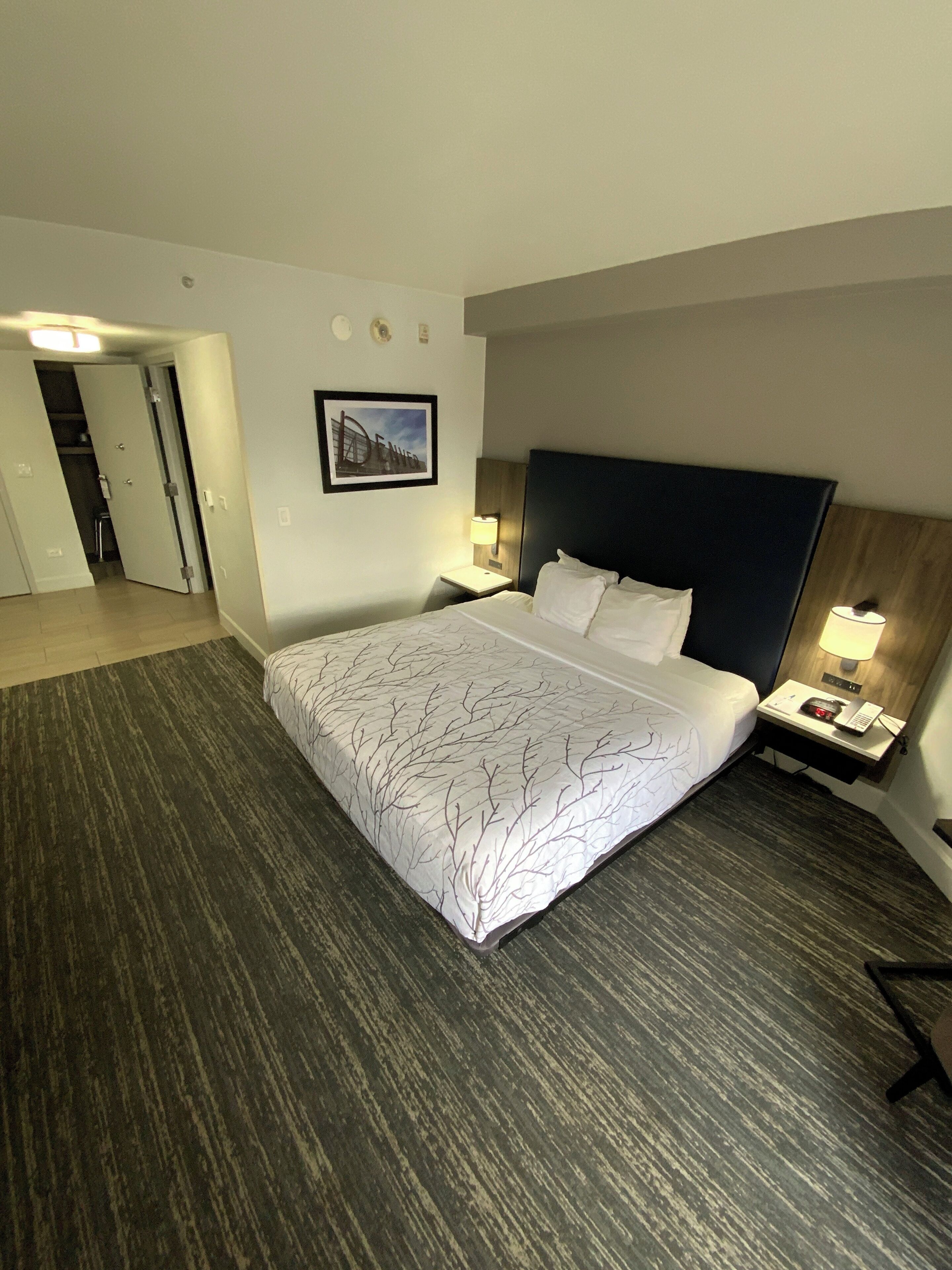 Ropa de cama de alta calidad y camas con pillow-top 