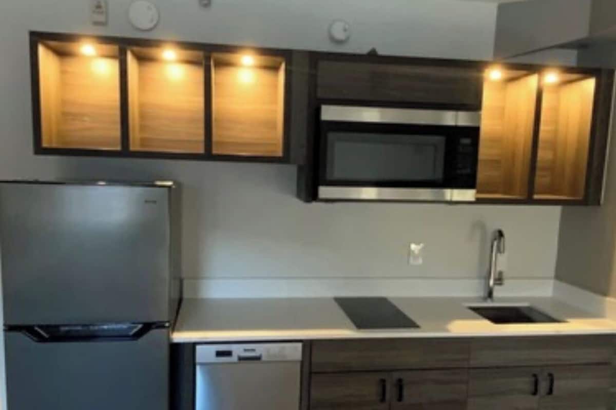 Ropa de cama de alta calidad y camas con pillow-top