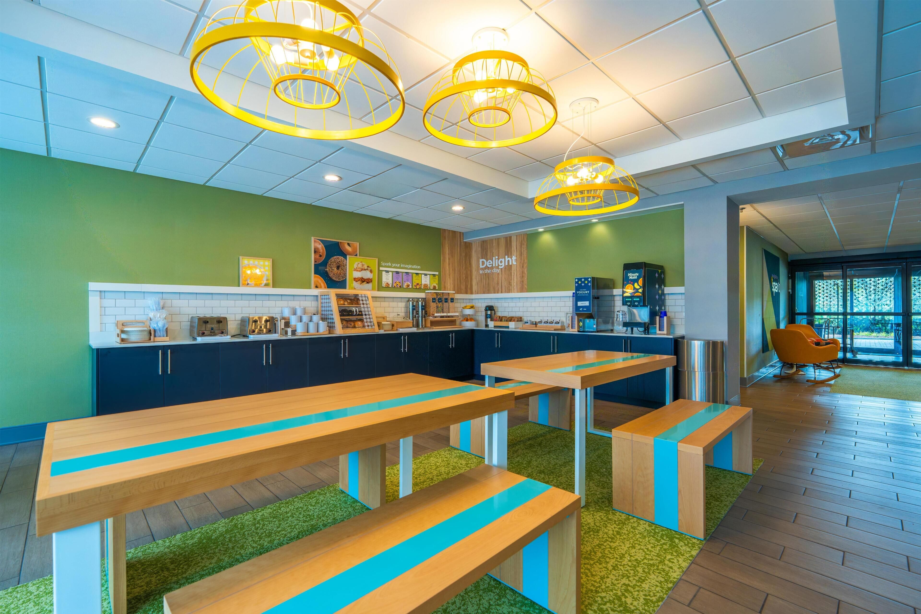 Free daily continental breakfast