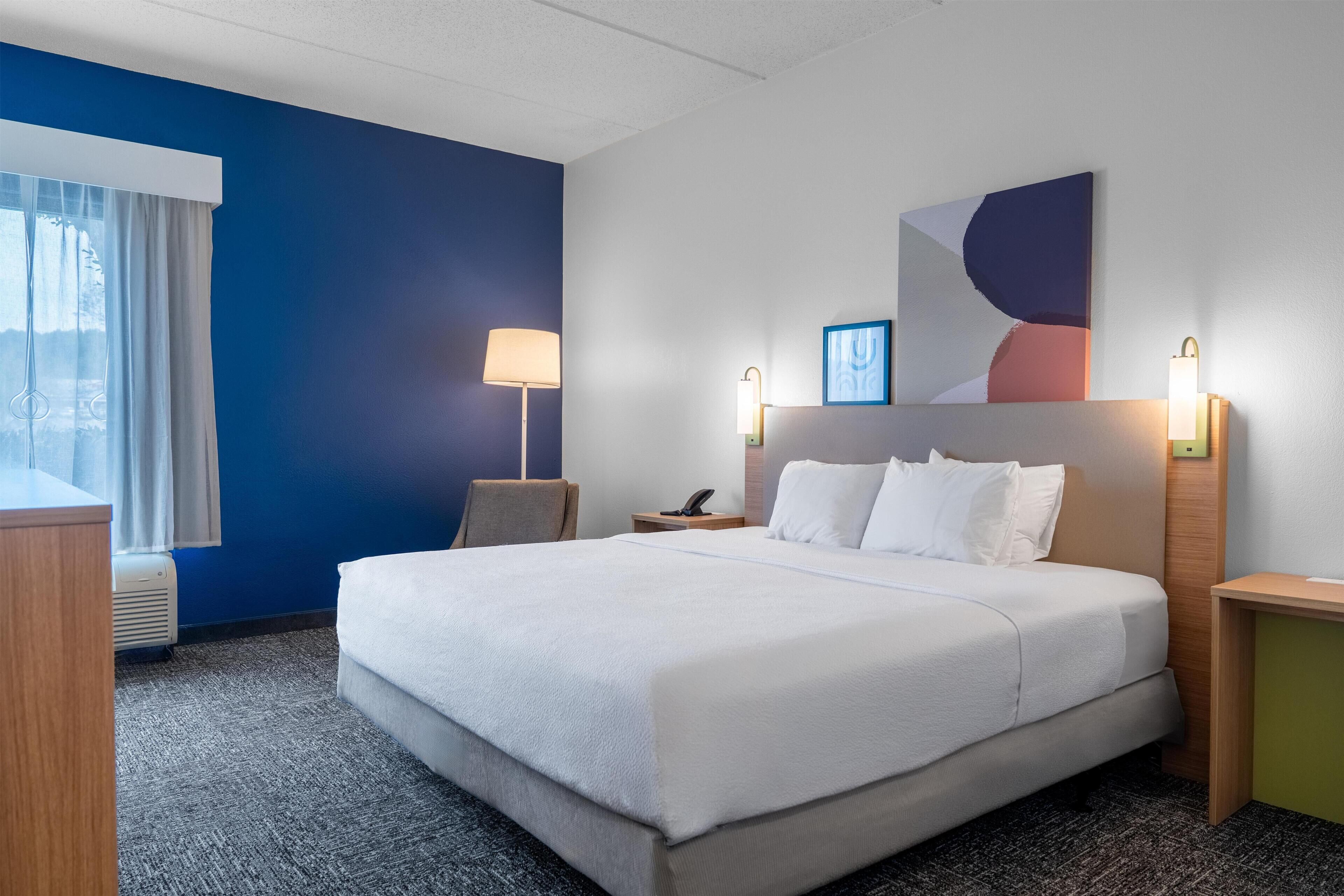 ملاءات للفراش لا تسبب الحساسية وخزنة داخل الغرفة