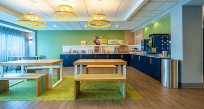 Spark by Hilton Atlanta Kennesaw Town Center