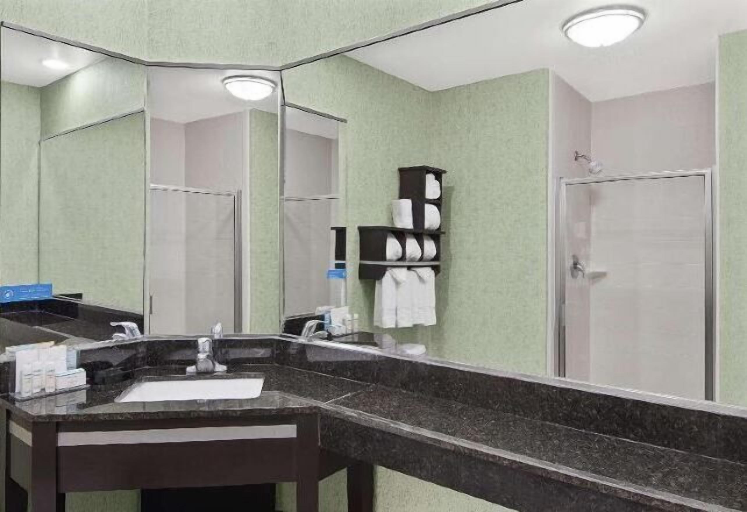 浴室 | 免费洗浴用品、吹风机、毛巾