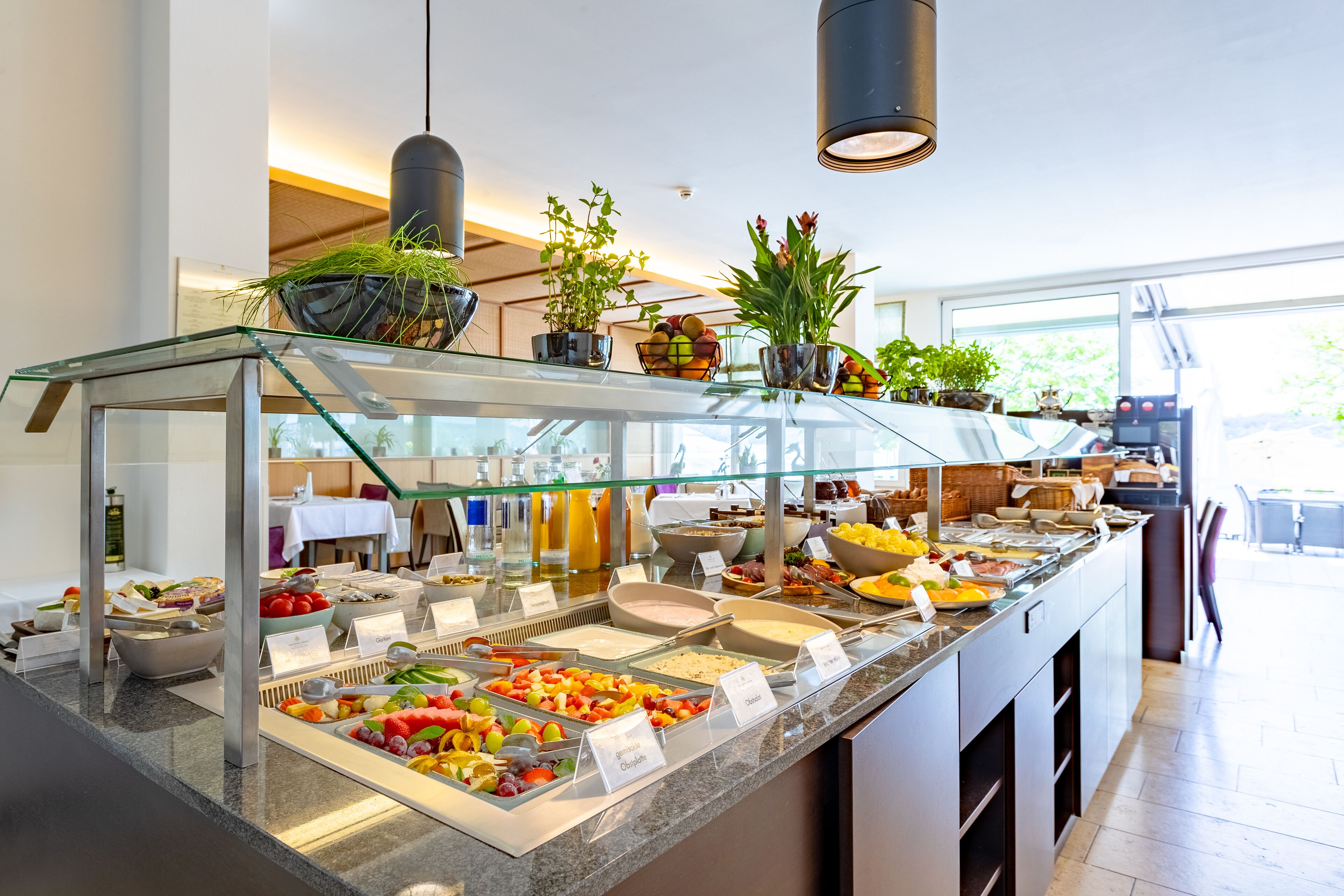 Dagelijks uitgebreid ontbijt (EUR 22.50 per persoon)