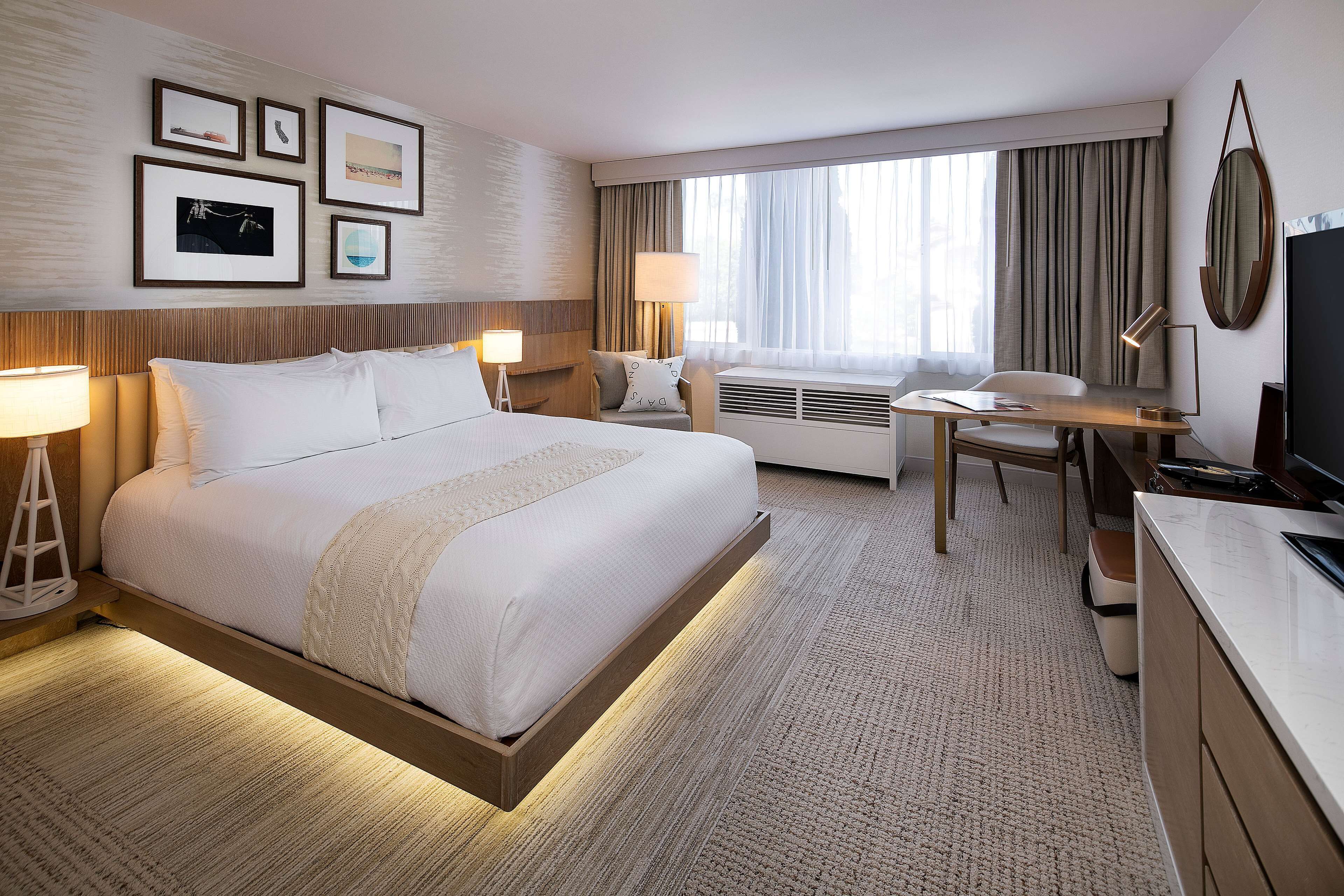 premium bedding, down duvets, in-room safe, desk