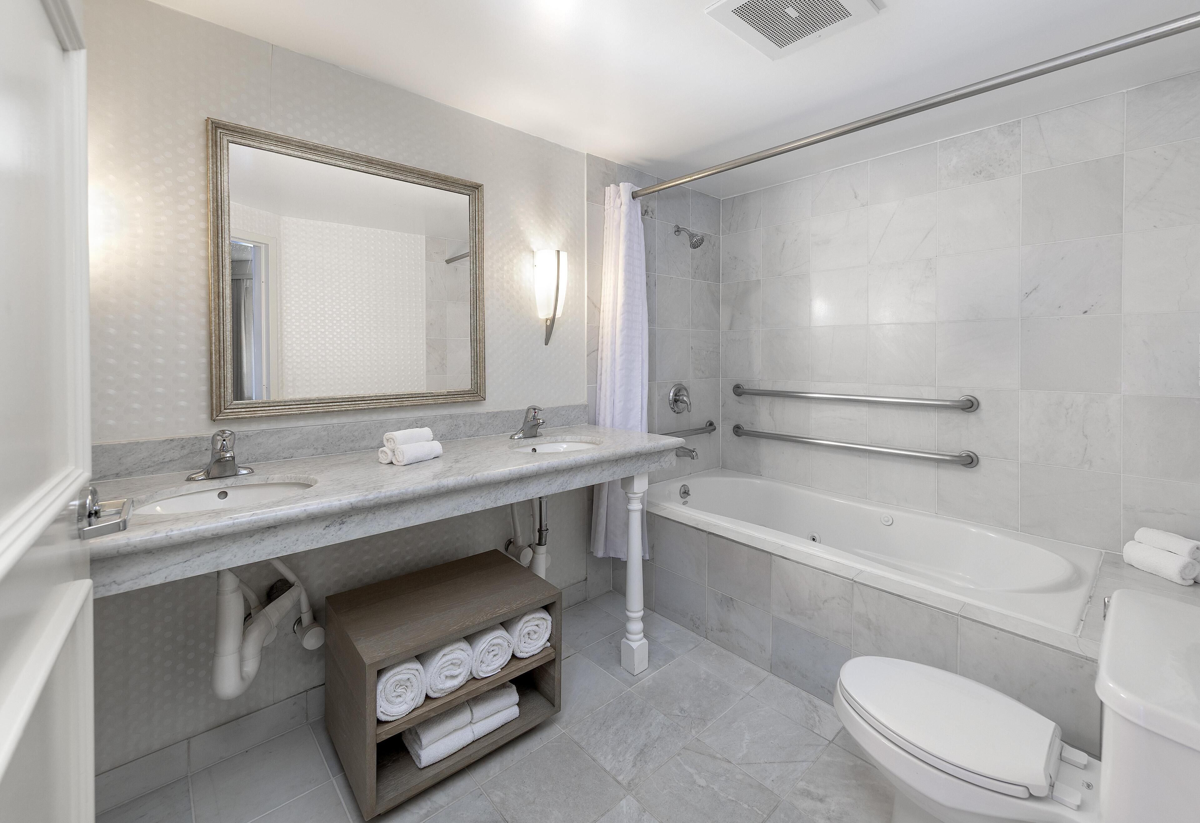 Ensemble douche/baignoire, articles de toilette écologiques