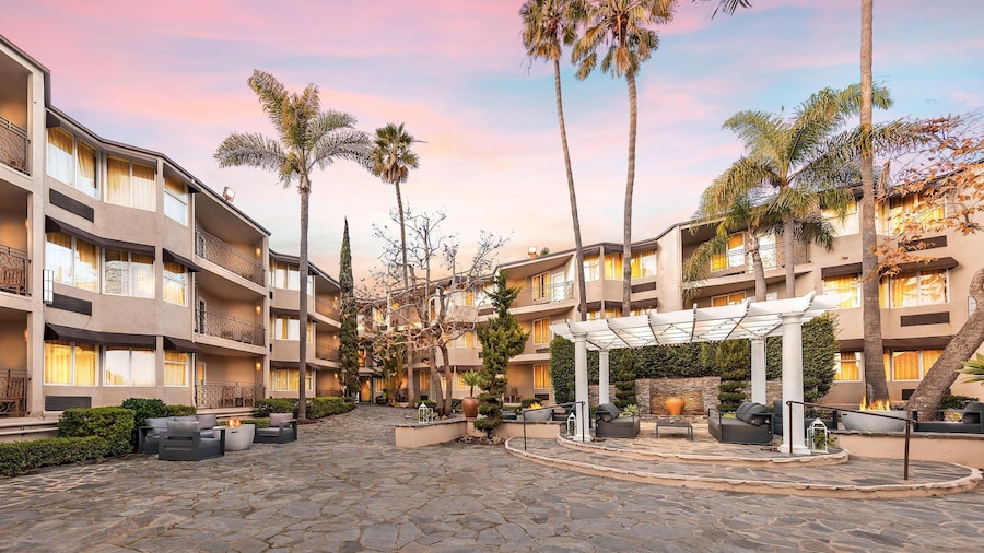 Belamar Hotel Manhattan Beach, Tapestry Collection by Hilton