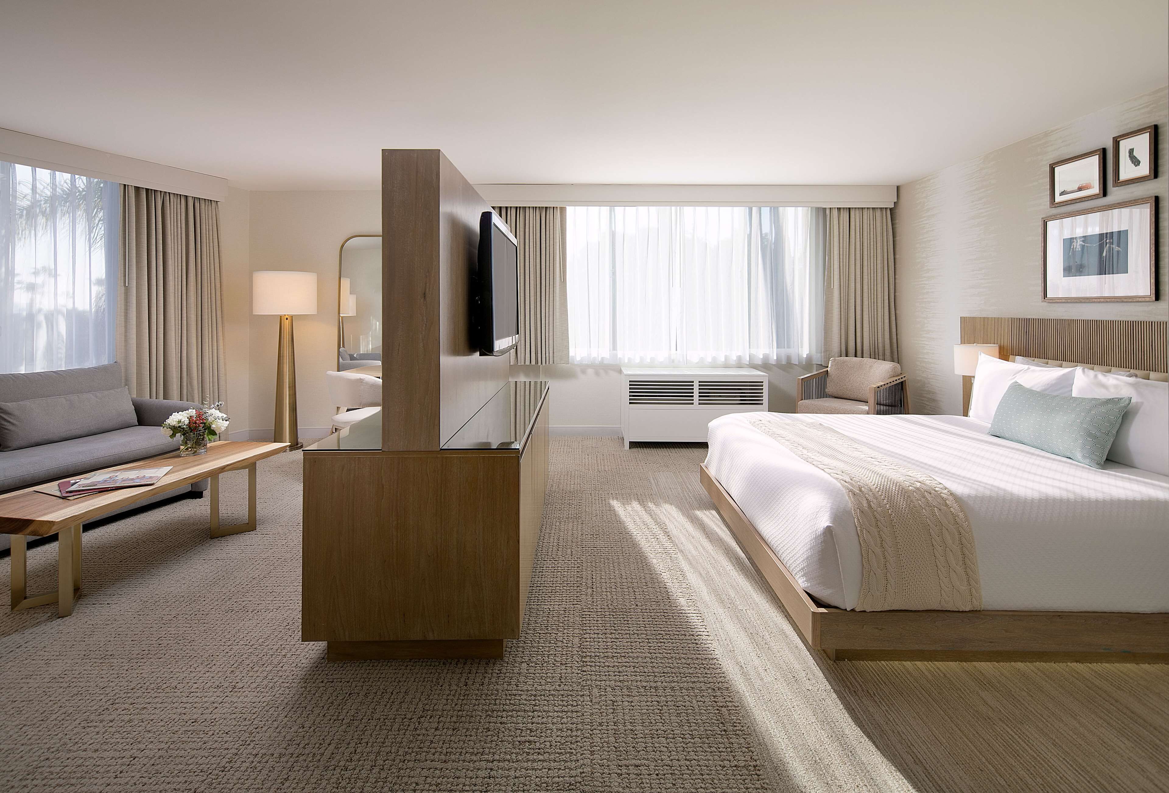 junior suite, 1 king bed | premium bedding, down duvets, in-room safe, desk