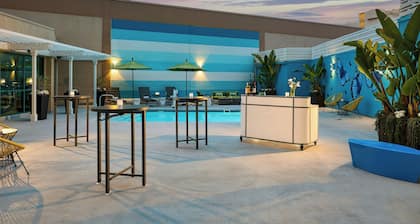 Renaissance Los Angeles Airport Hotel