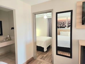 Bureau, Wi-Fi gratuit, draps fournis