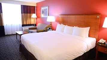 Standard Room, 1 King Bed | Desk, blackout drapes, iron/ironing board, free WiFi