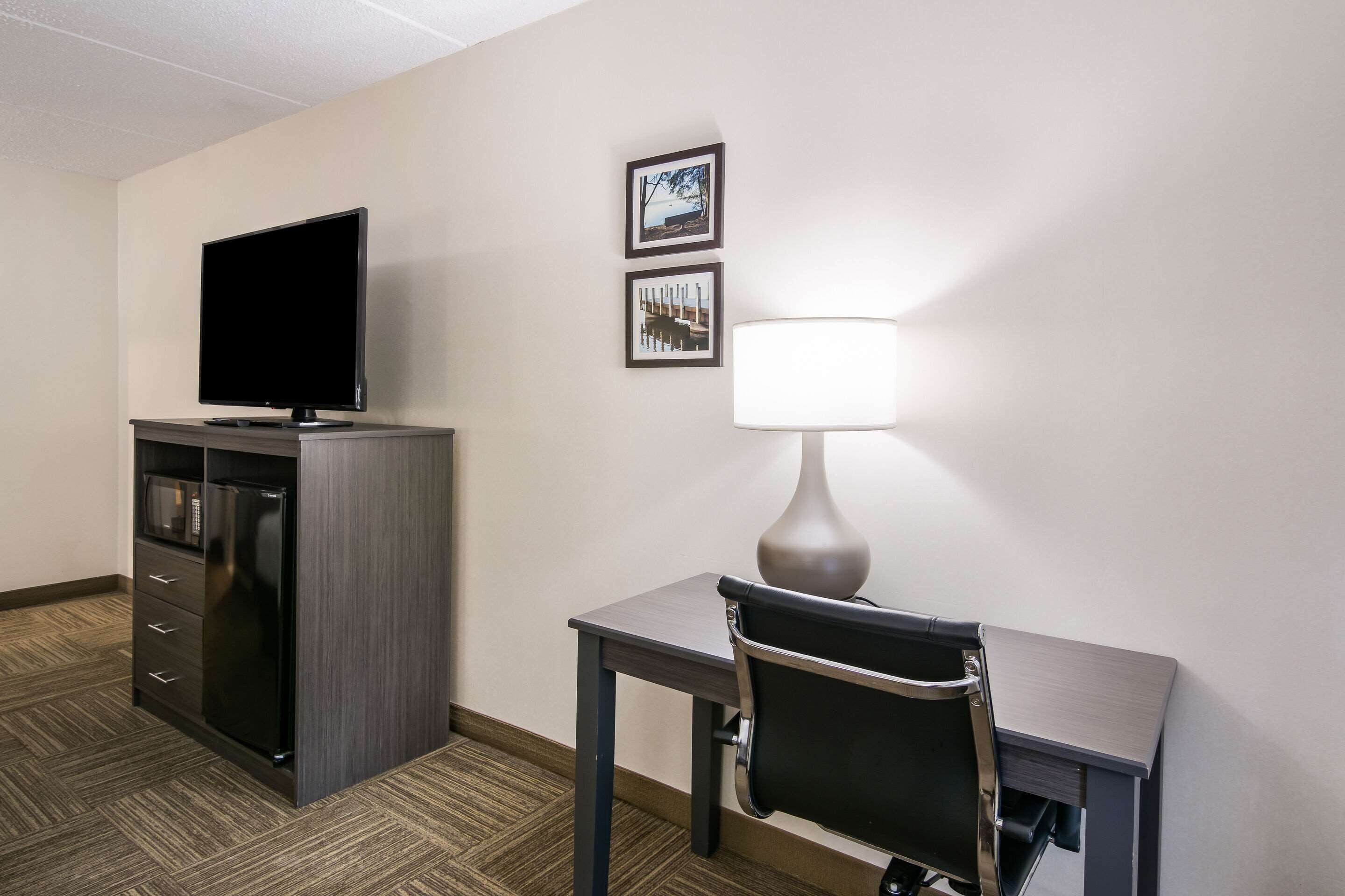 in-room safe, desk, laptop workspace, iron/ironing board