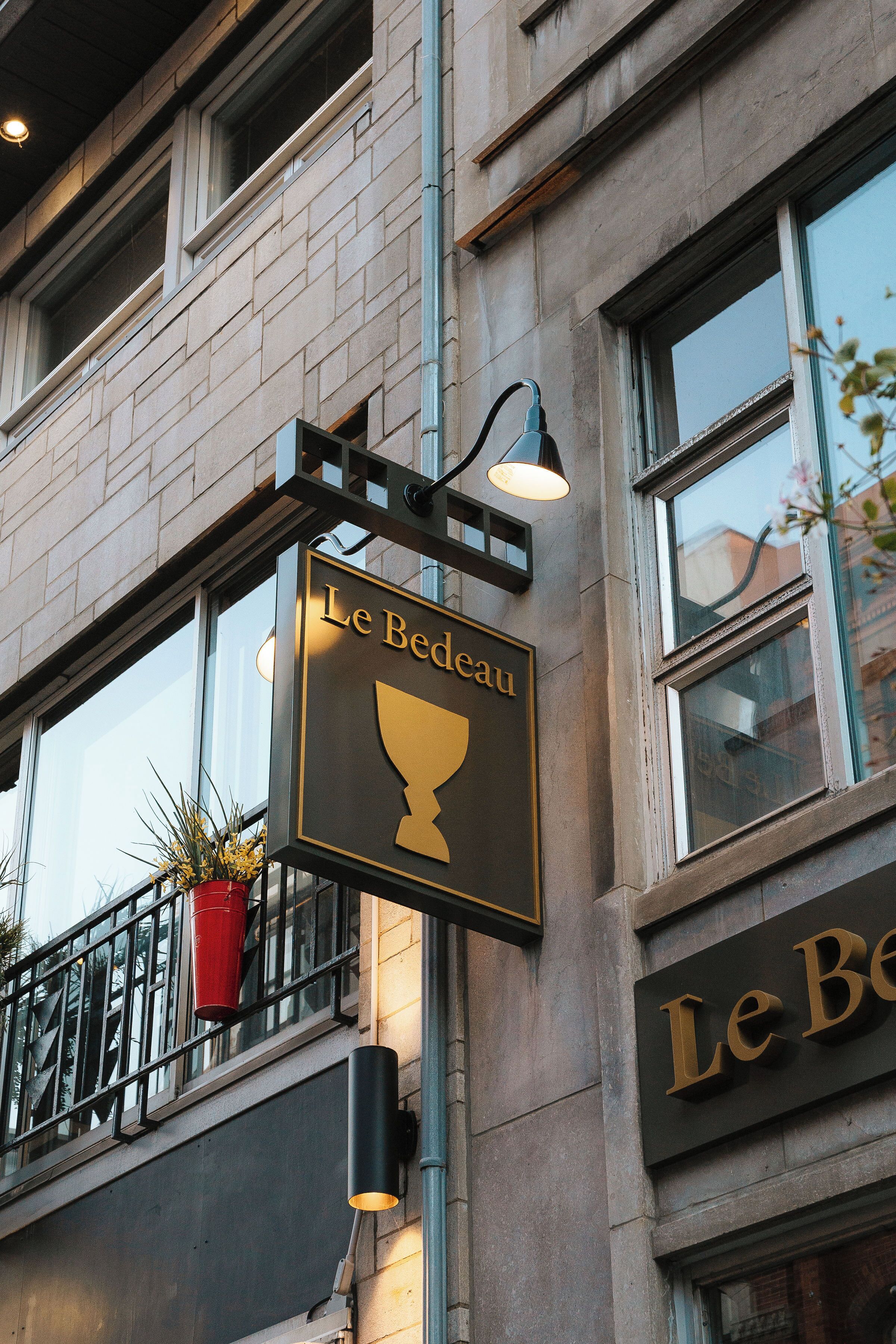 3 restaurants, breakfast, lunch, dinner served; french cuisine