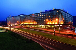 Front of property - Atahotel Executive (Milan)
