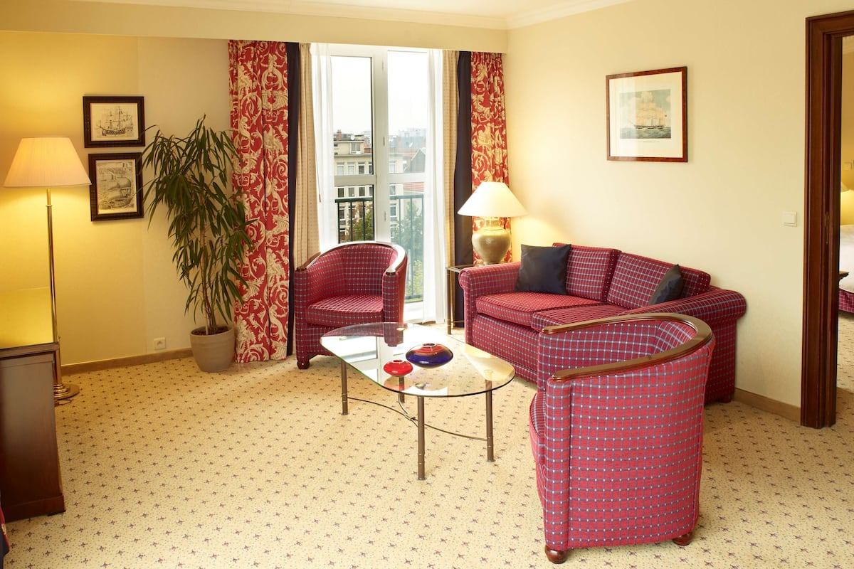 Área de estar | TV LCD 42 polegadas com canais via satélite, TV