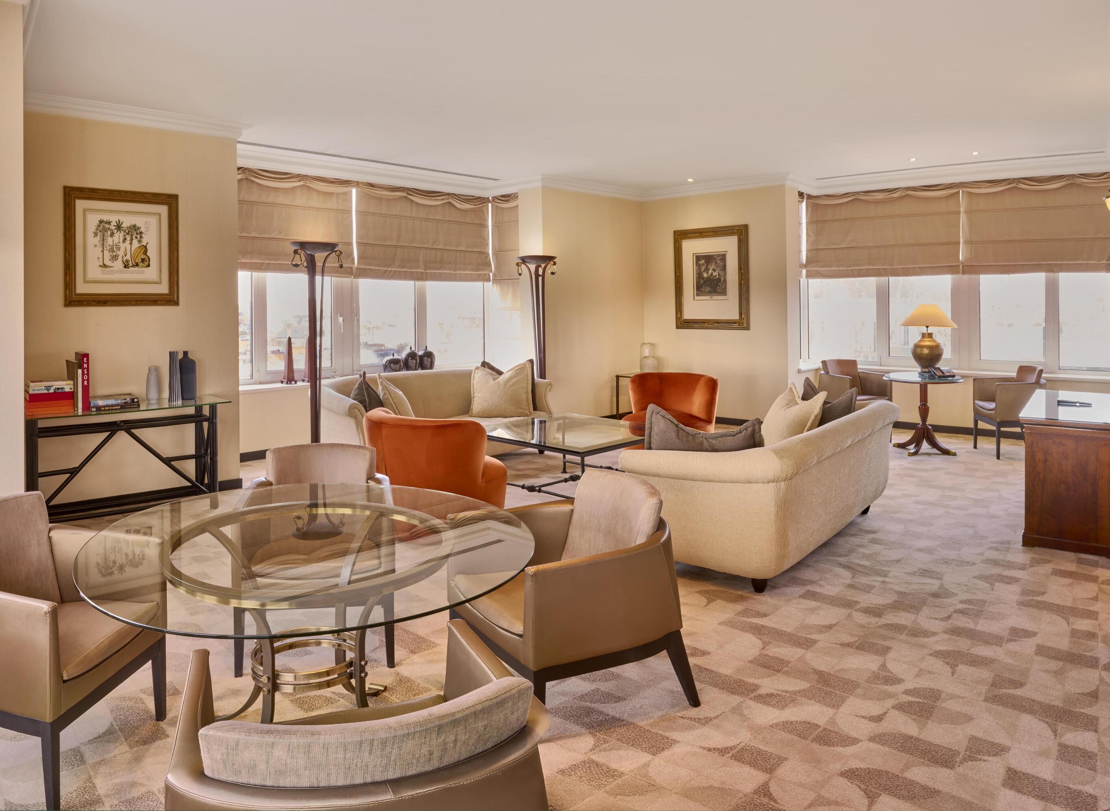 Presidential Suite (Duplex, Royal Sinjoor) | Living area | 42-inch LCD TV with satellite channels, TV