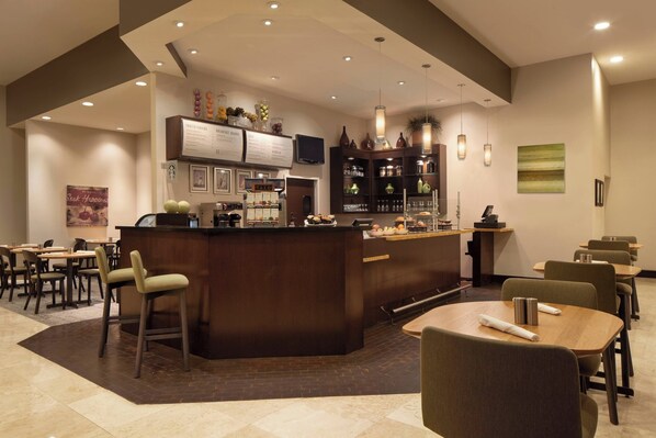 Daily cooked-to-order breakfast for a fee - Courtyard by Marriott Bradenton Sarasota Riverfront (Bradenton)