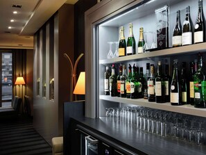 Bar (in der Unterkunft)