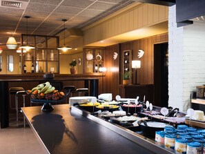 Daily buffet breakfast for a fee - ibis Caen Centre (Caen)