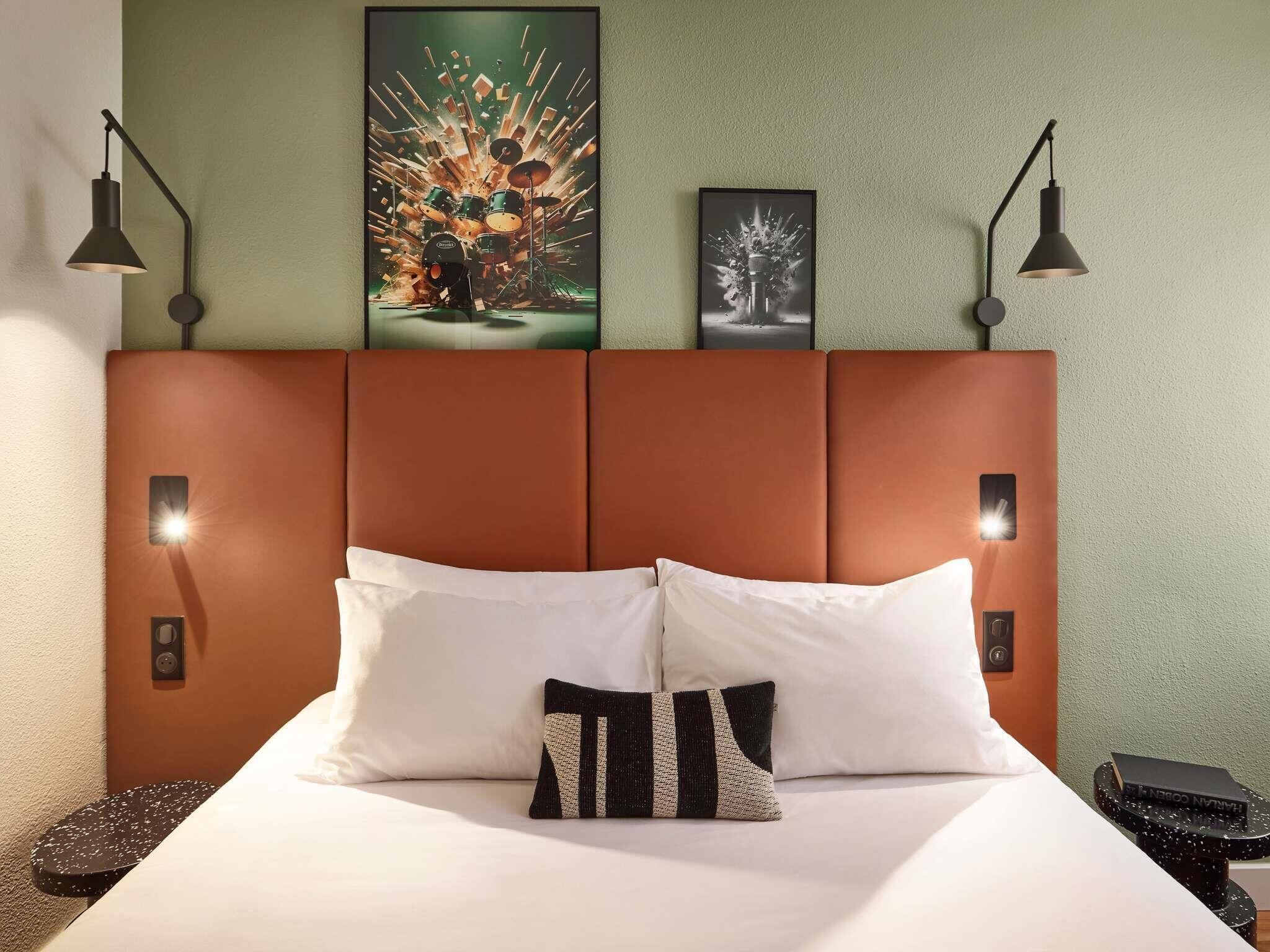 Zimmer, 1 Doppelbett | Hochwertige Bettwaren, Schreibtisch, schallisolierte Zimmer