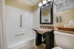 Suite, 2 Double Beds, Non Smoking, Refrigerator (with Sofabed) | Bathroom | Combined shower/tub, free toiletries, hair dryer, towels - Best Western The Inn At Rochester Airport (Rochester)