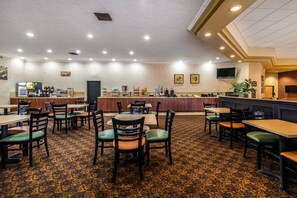 Free daily full breakfast - Clarion Hotel & Conference Center (Colorado Springs)