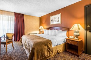 Standard Room, 1 King Bed, Non Smoking | Blackout drapes, iron/ironing board, free cribs/infant beds - Clarion Hotel & Conference Center (Colorado Springs)