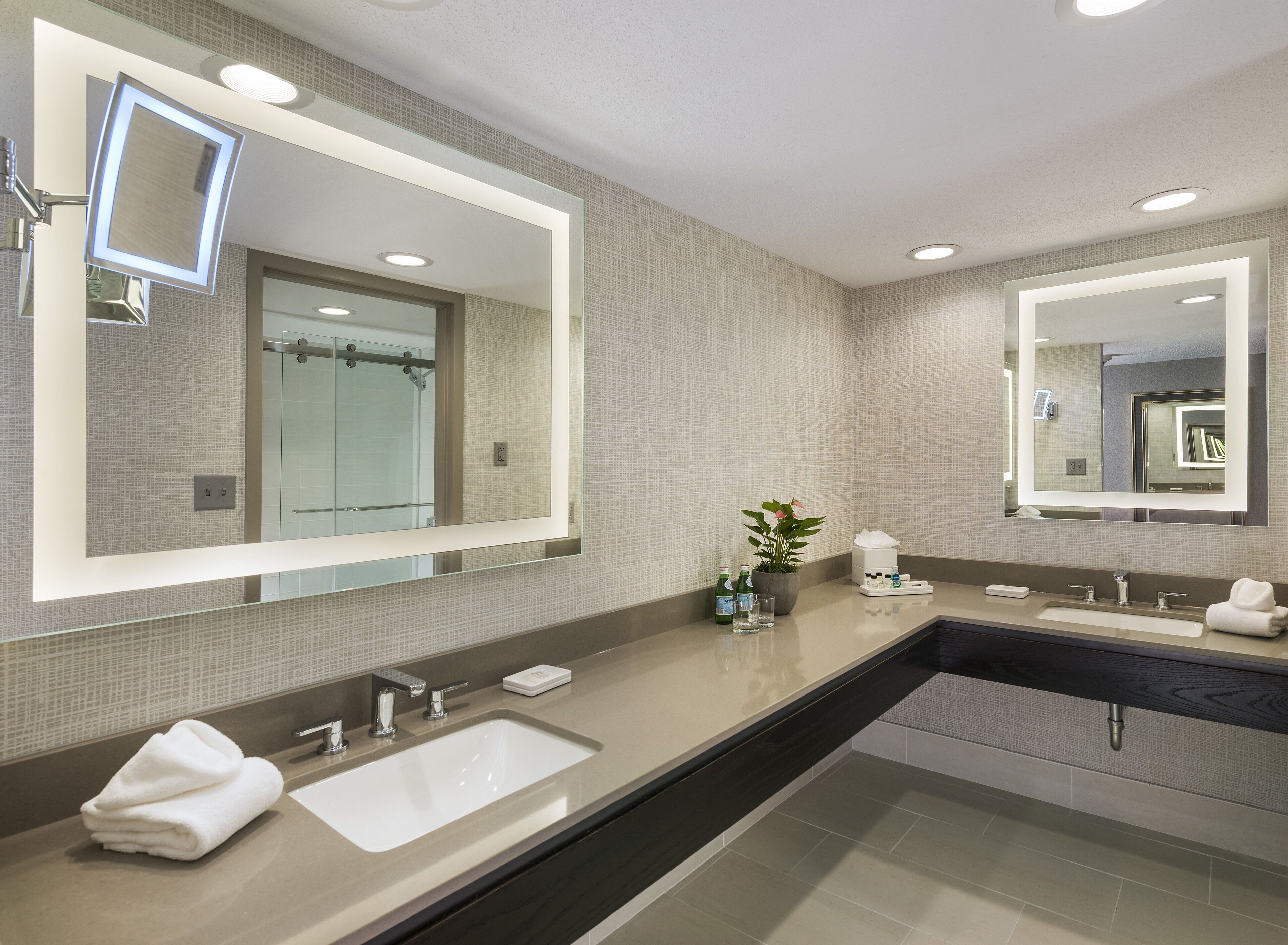 combined shower/bathtub, free toiletries, hair dryer, towels